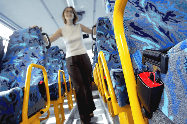 Inne på buss.Foto.