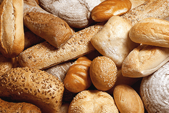 Masse forskjellig brød.Foto