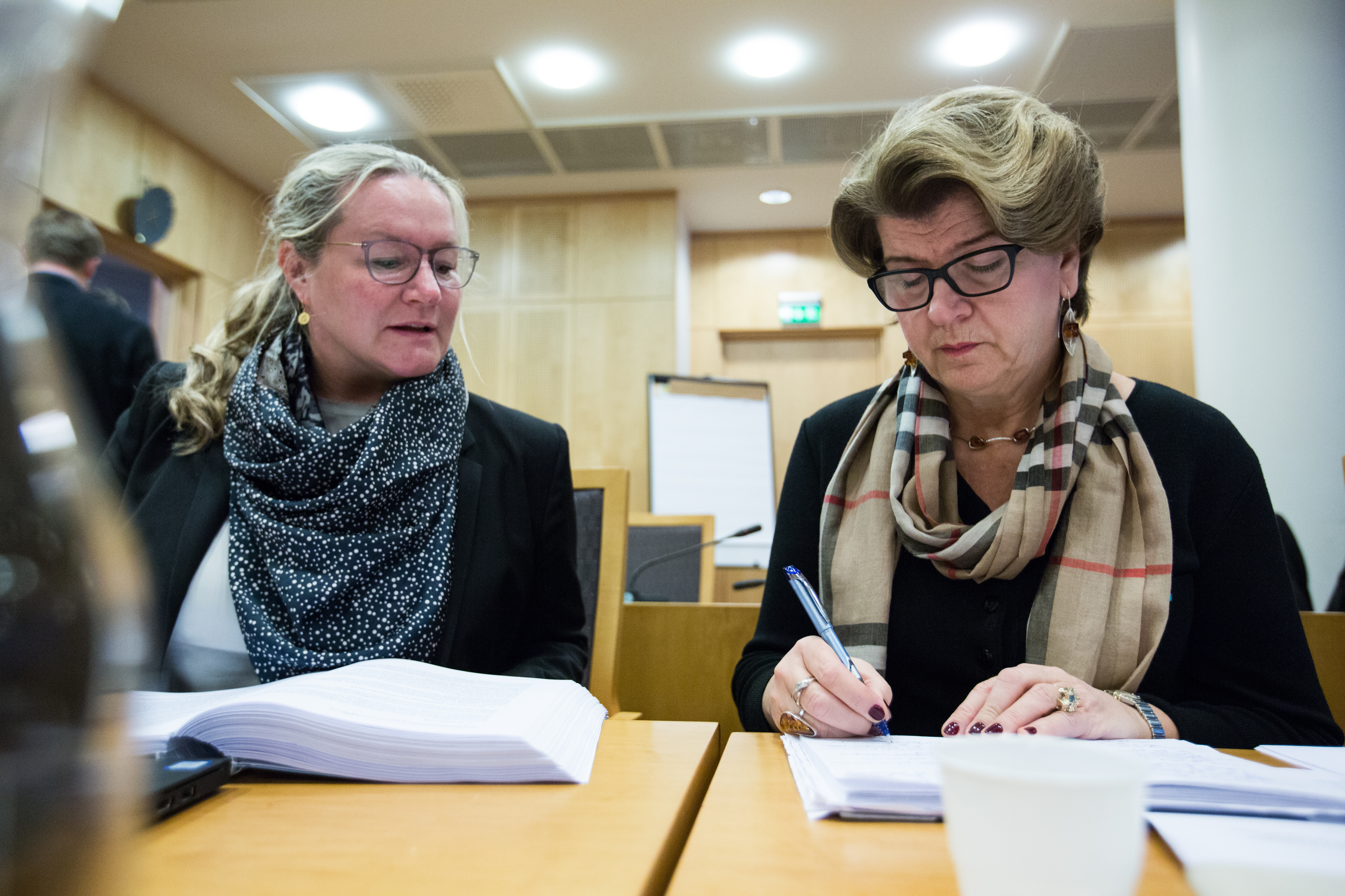 Direktør Randi Flesland og juridisk direktør Marianne Uppmann i Oslo tingrett.Foto