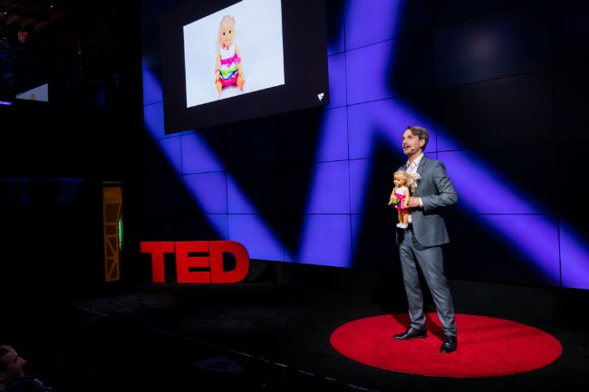 Finn Myrstad holder foredrag på TED Talk.foto