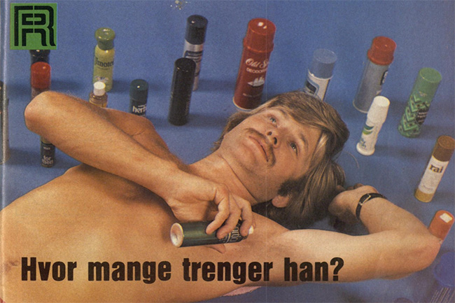 Mann med deodoranter.Foto